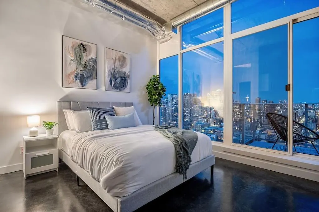 YYC Studio Just Steps From Stampede Park, Luxury Living