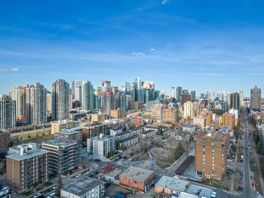 YYC Studio Just Steps From Stampede Park, Luxury Living 0*,